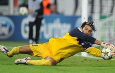 足彩网-热那亚主场对决卡利亚里，德罗西领军保级关键战役