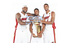 足彩网首页_荣归本菲卡！迪马利亚亮相加盟仪式，2500人见证，剑指第39冠